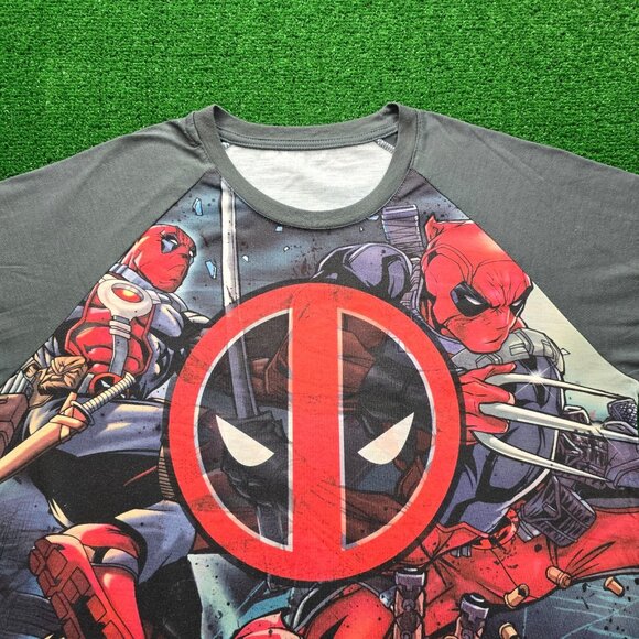Marvel Deadpool Tshirt Mens Large Red Short Sleeve Graphic Comics All Over Print - Picture 2 of 7